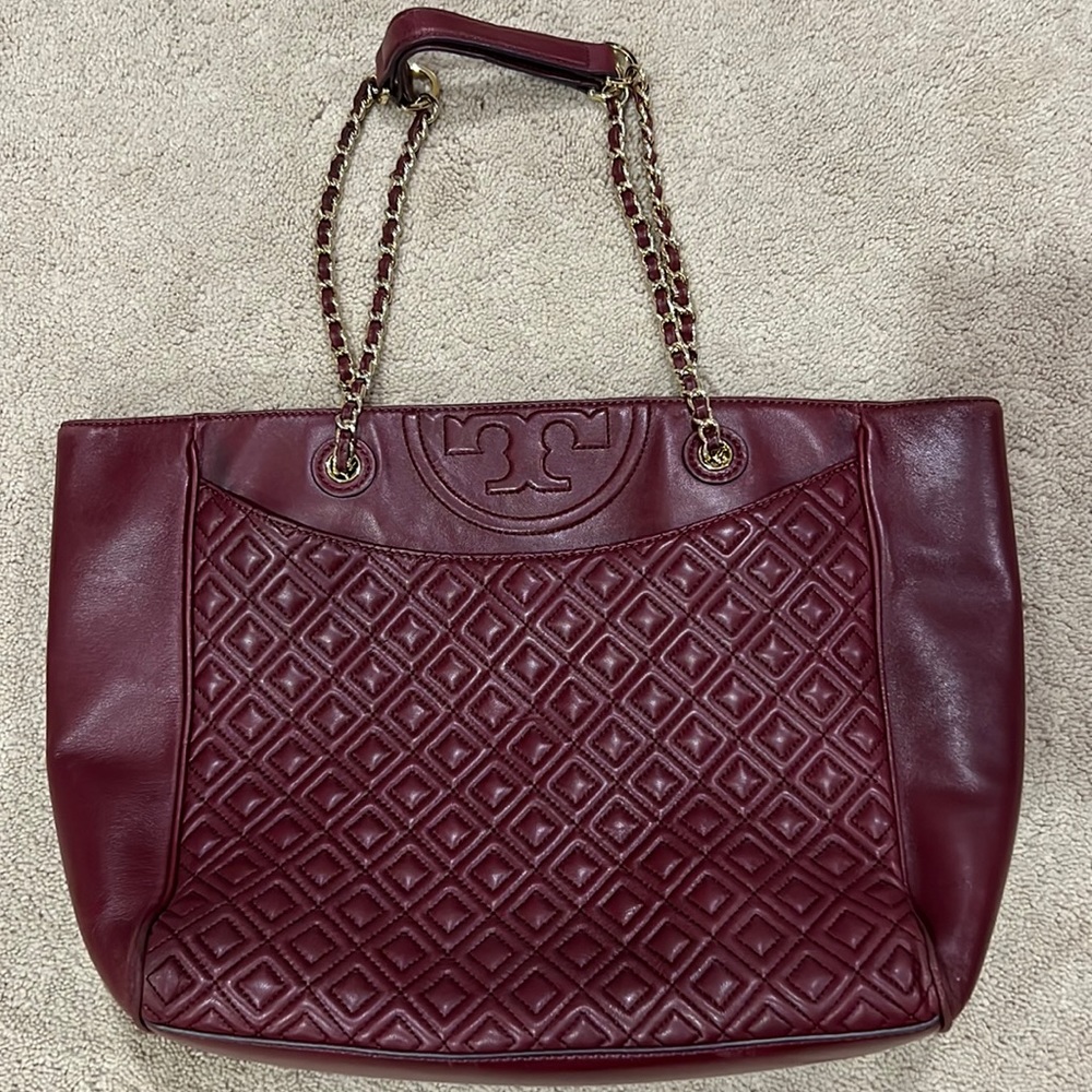 Tory Burch Leather handbag, beautiful burgandy color.